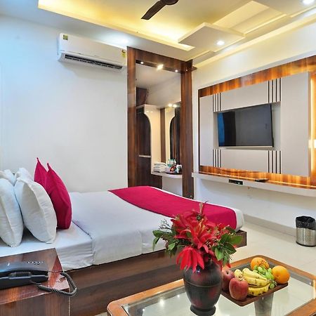 Hotel Star Villa - Budget Friendly Нью-Дели Экстерьер фото