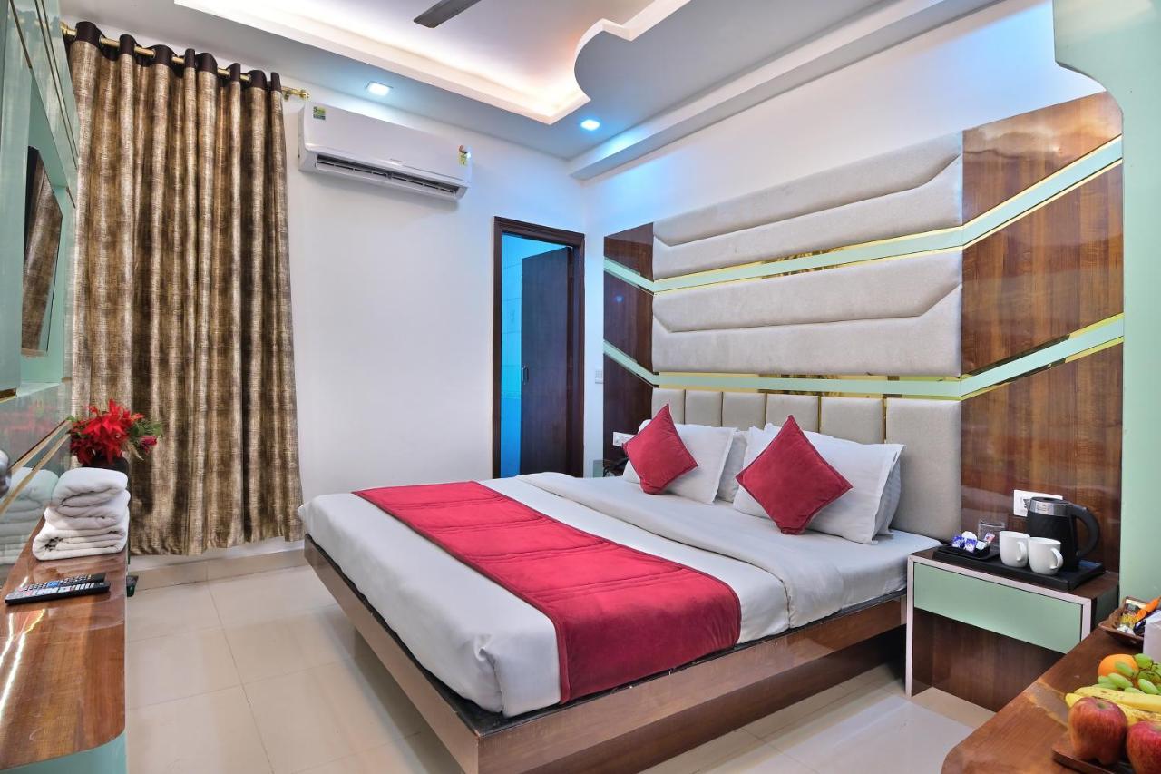 Hotel Star Villa - Budget Friendly Нью-Дели Экстерьер фото